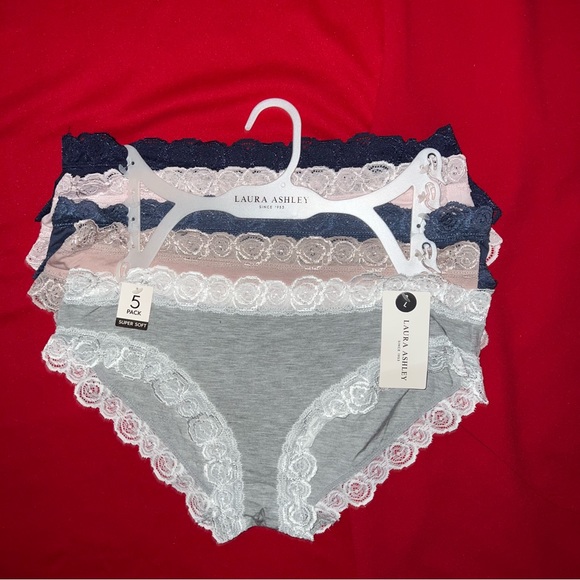 AUTHENTIC (NWT)